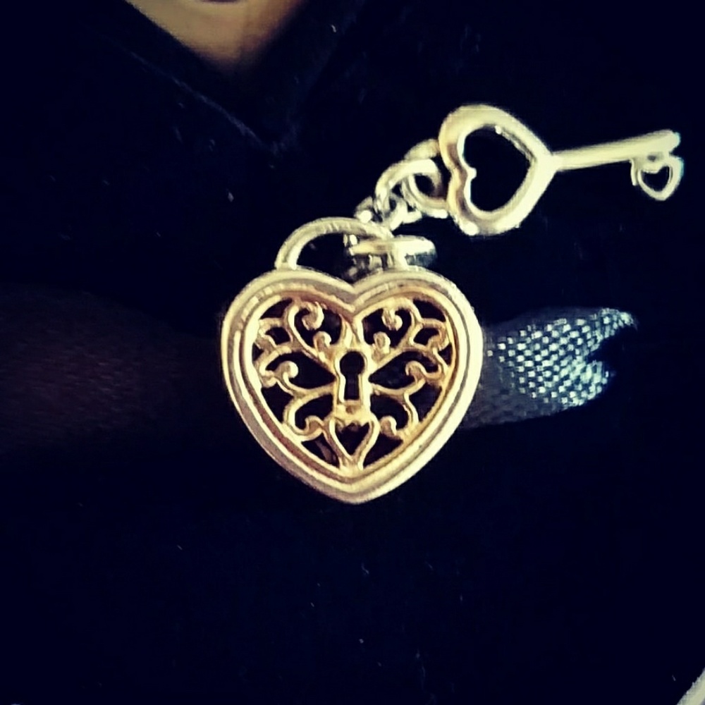 Asian Exclusive Pandora - NOT FOR SALE - FYI